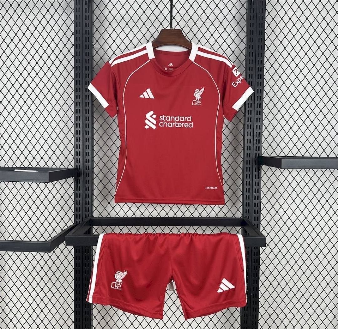 Liverpool thuistenue 26/27 foto 3