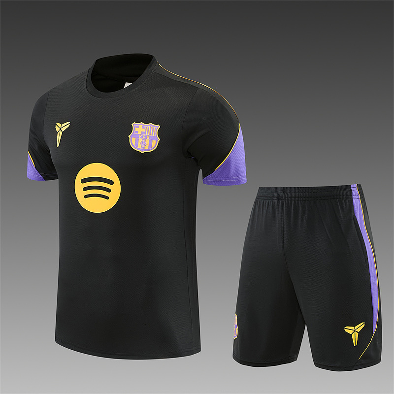 FC Barcelona trainingspak beige foto 15