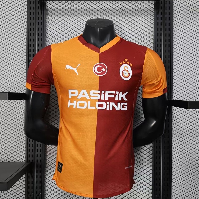 Galatasaray thuistenue