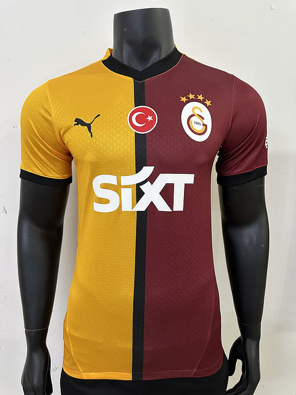 Galatasaray thuistenue 25/26 foto 4