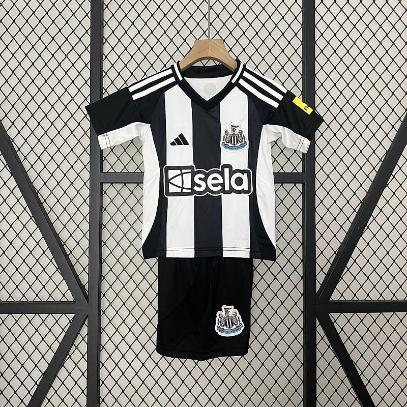 Newcastle United thuistenue 26/27 foto 9