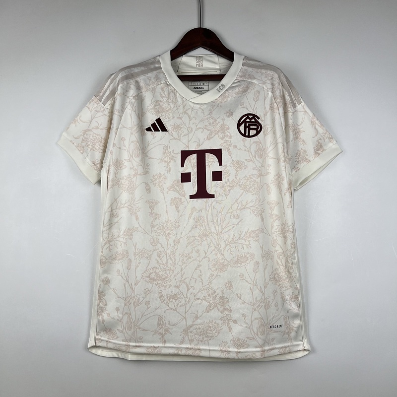 Bayern Munich thuistenue 26/27 foto 11