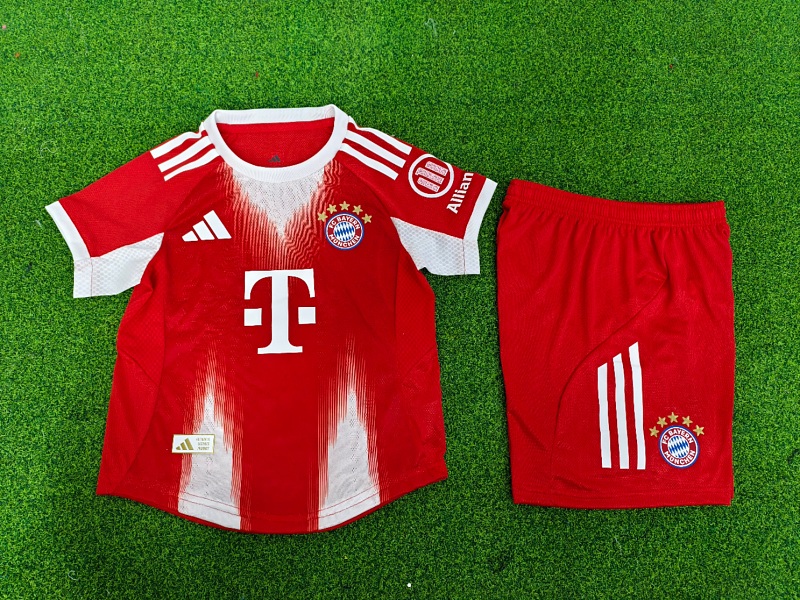 Bayern Munich thuistenue 26/27 foto 5