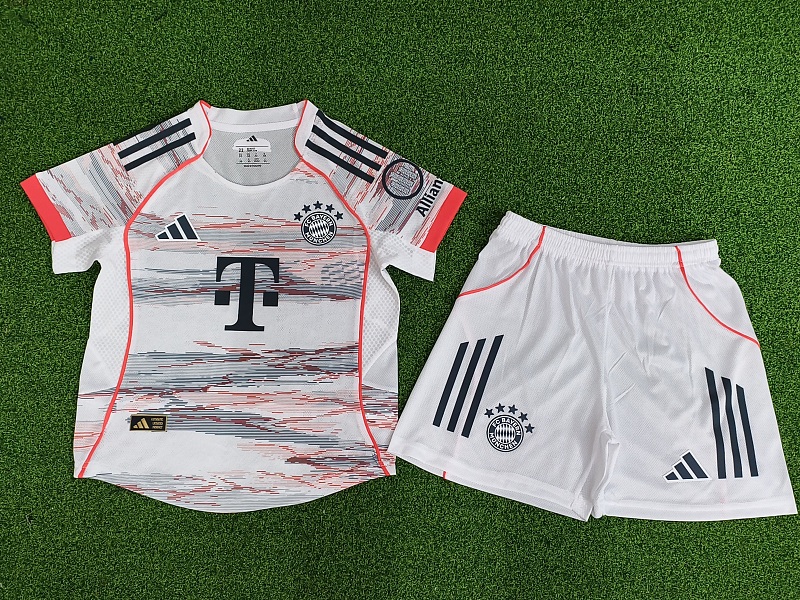 Bayern Munich thuistenue 26/27 foto 6