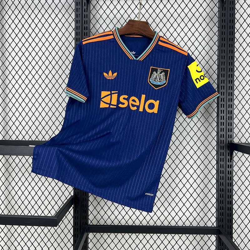 Newcastle United thuistenue 26/27 foto 4